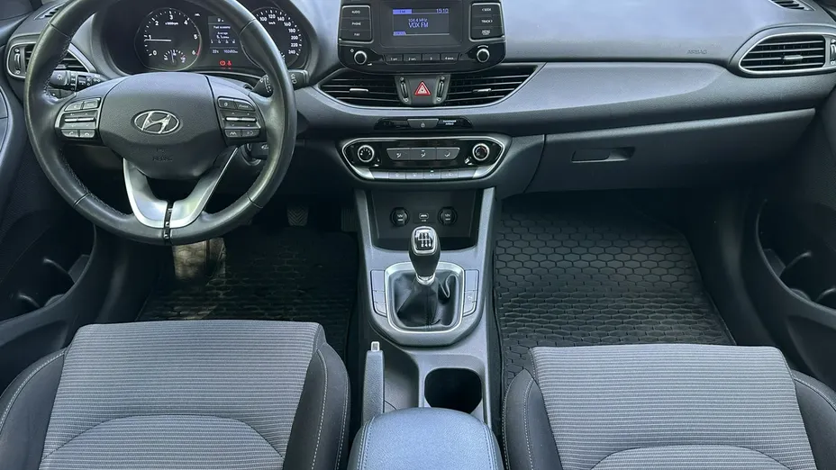 HYUNDAI i30 -