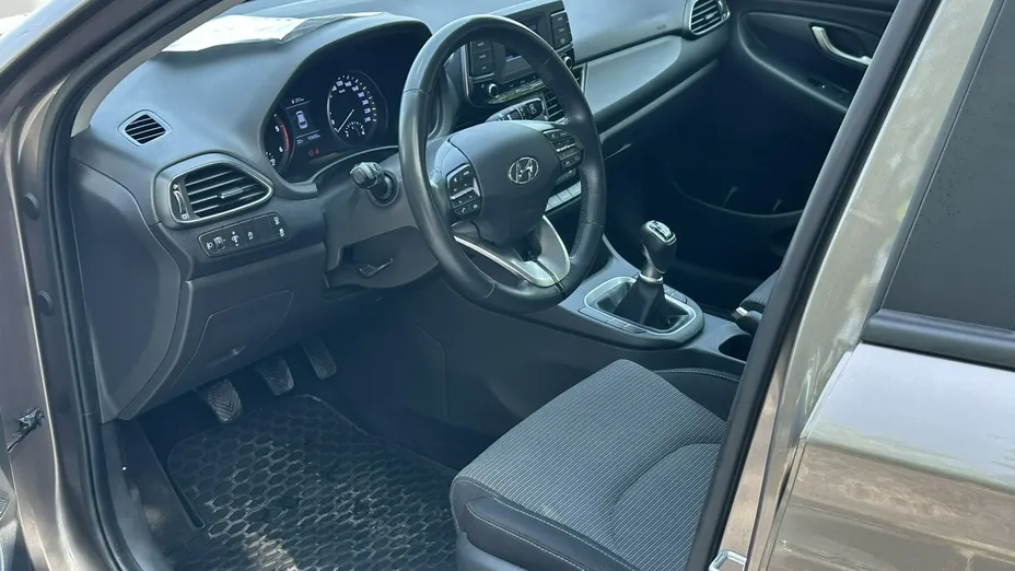 HYUNDAI i30 -
