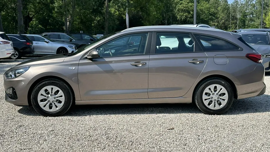 HYUNDAI i30 -