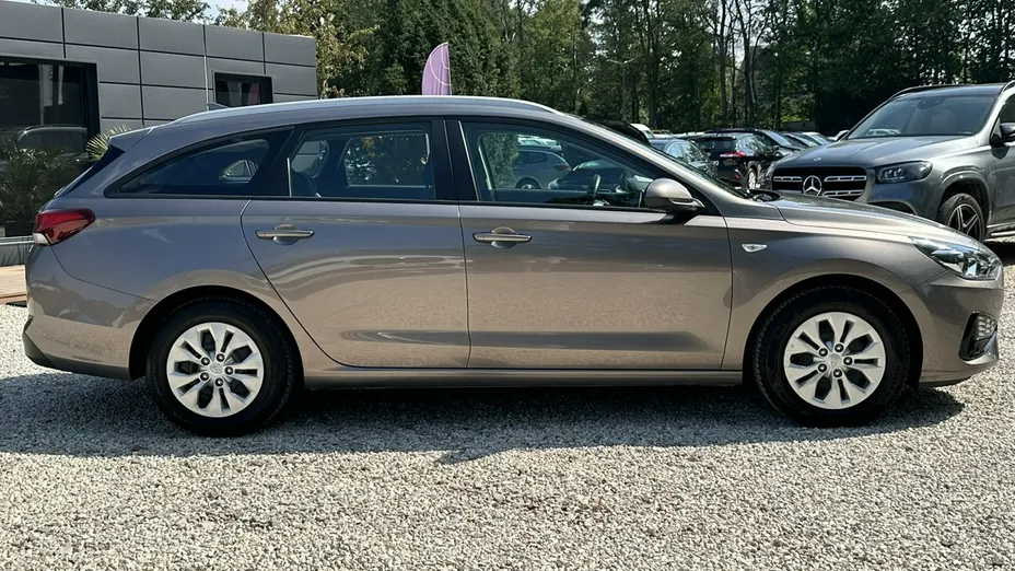 HYUNDAI i30 -