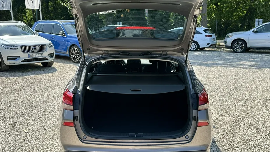 HYUNDAI i30 -