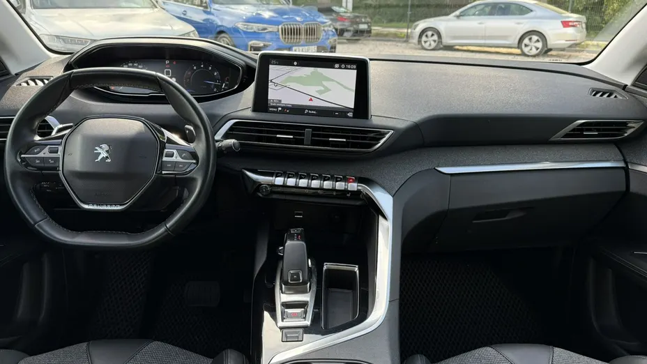 PEUGEOT 3008 -