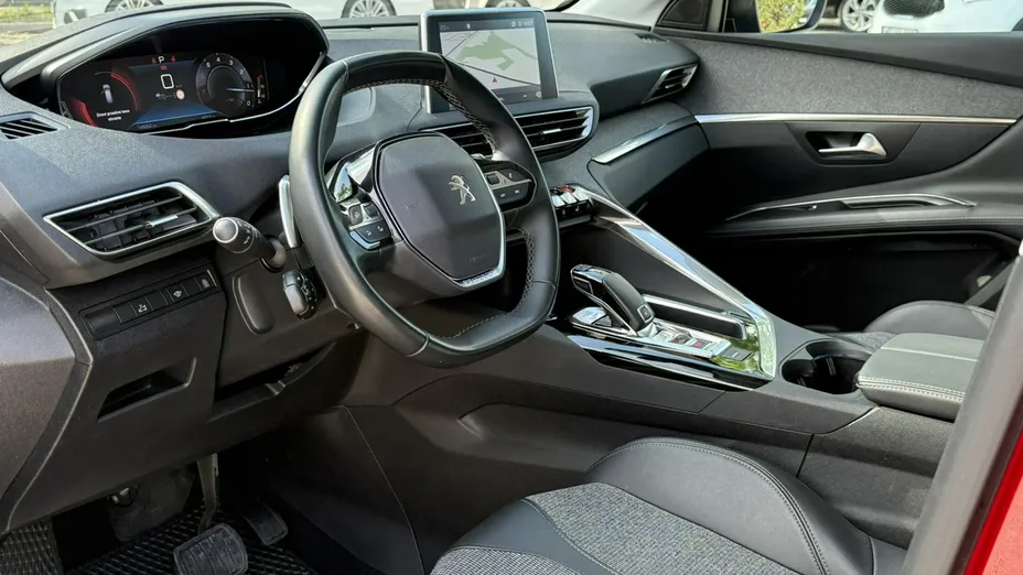 PEUGEOT 3008 -