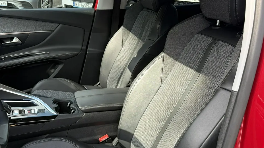 PEUGEOT 3008 -