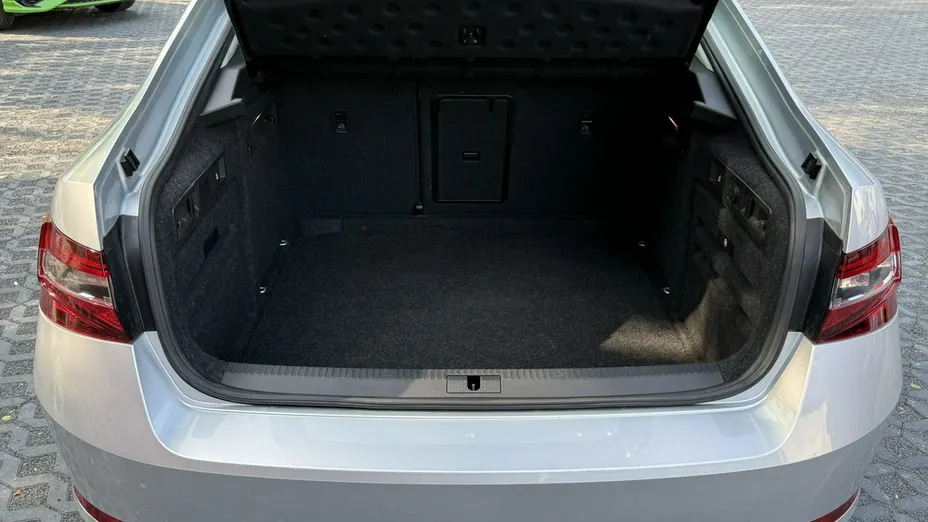 SKODA Superb Superb 2.0 TDI 4x4 Style DSG