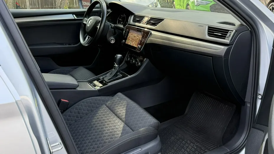 SKODA Superb Superb 2.0 TDI 4x4 Style DSG