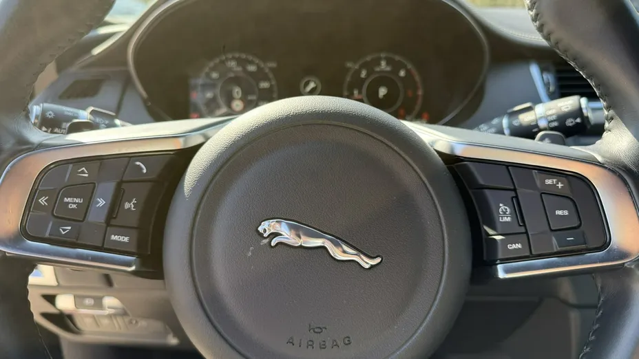 JAGUAR E-Pace -