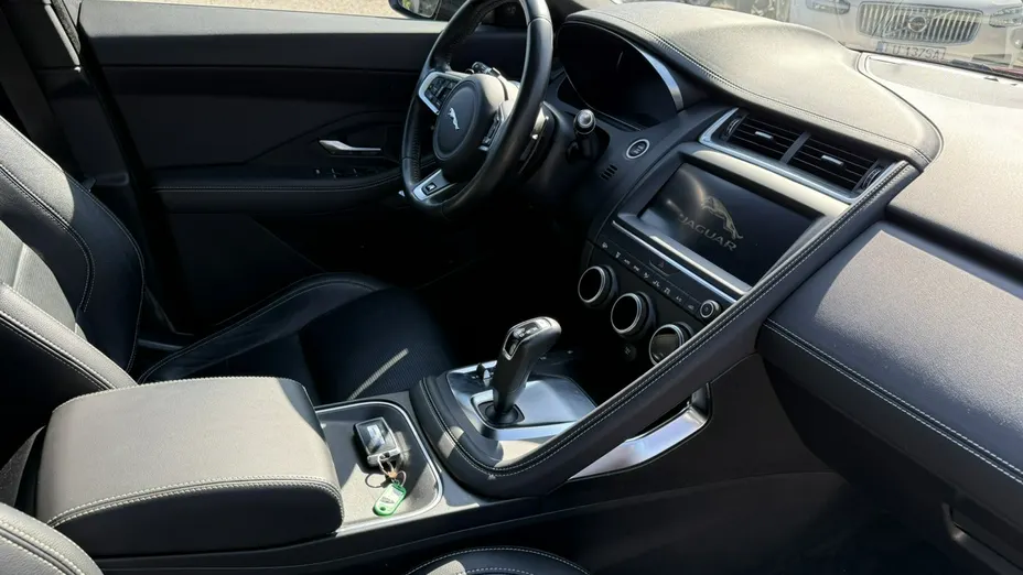 JAGUAR E-Pace -
