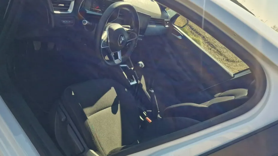 RENAULT Clio -