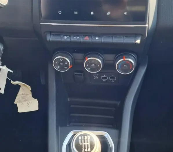 RENAULT Clio -