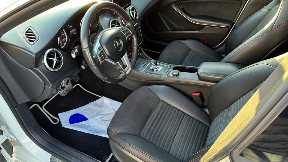 MERCEDES-BENZ CLA -