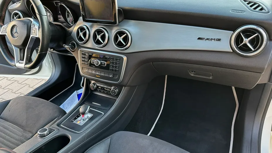 MERCEDES-BENZ CLA -