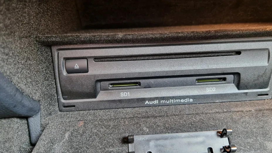 AUDI A6 -