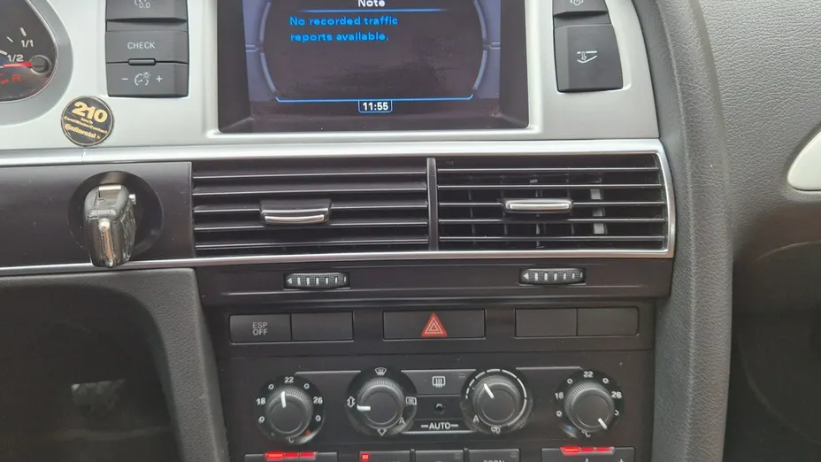 AUDI A6 -