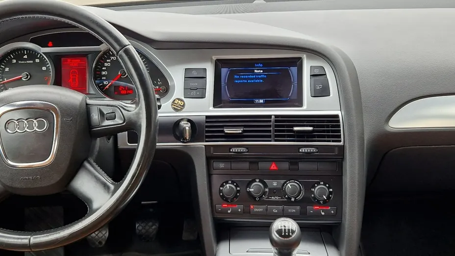 AUDI A6 -