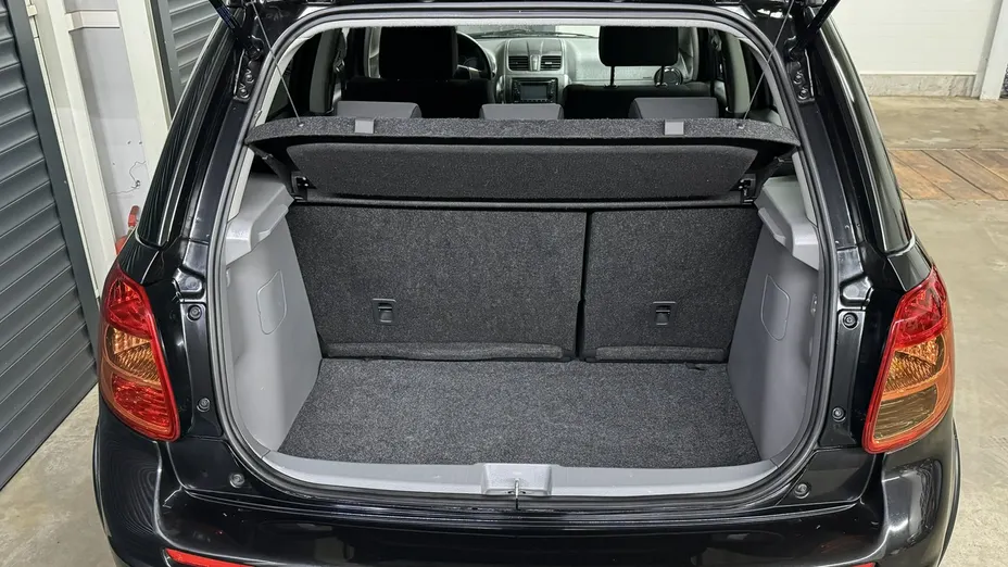 SUZUKI SX4 -