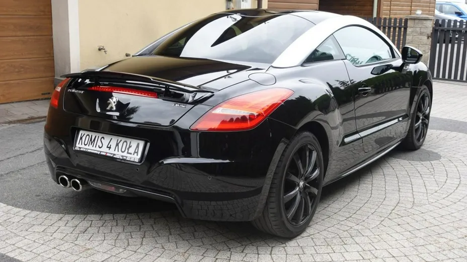 PEUGEOT RCZ -