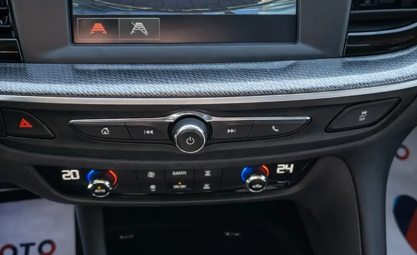 OPEL Insignia -