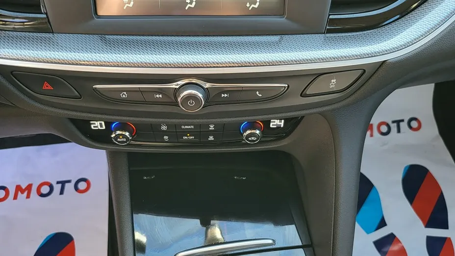 OPEL Insignia -