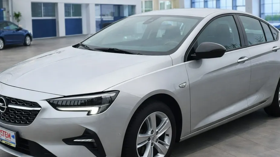 OPEL Insignia -