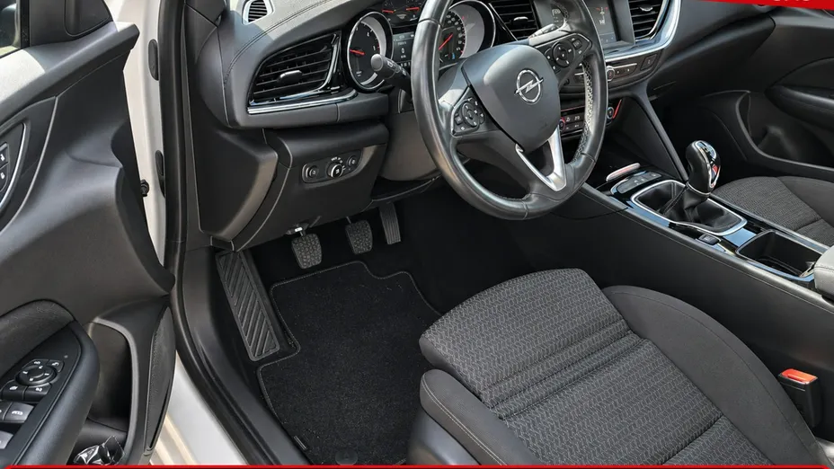 OPEL Insignia -