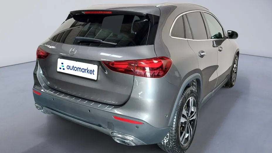 MERCEDES-BENZ GLA GLA 200 d Progressive 8G-DCT