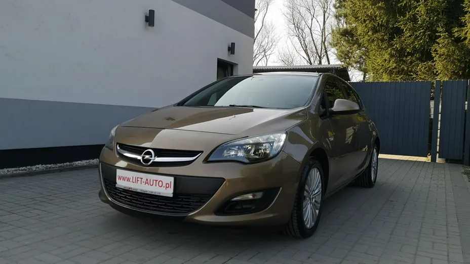 OPEL Astra -