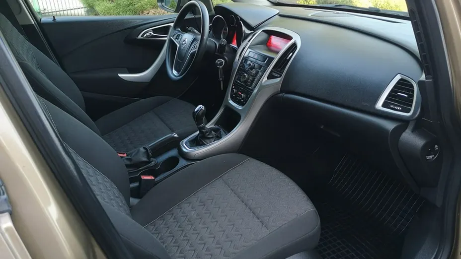 OPEL Astra -
