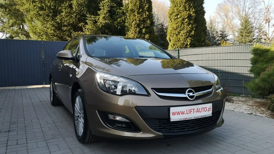 OPEL Astra -