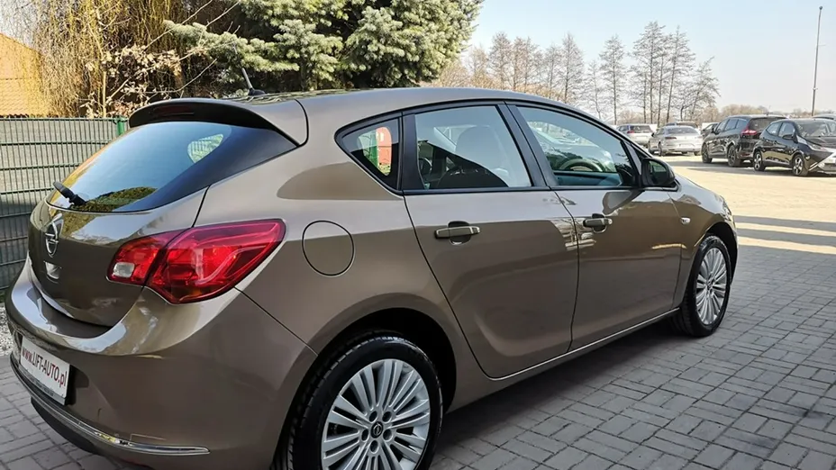 OPEL Astra -