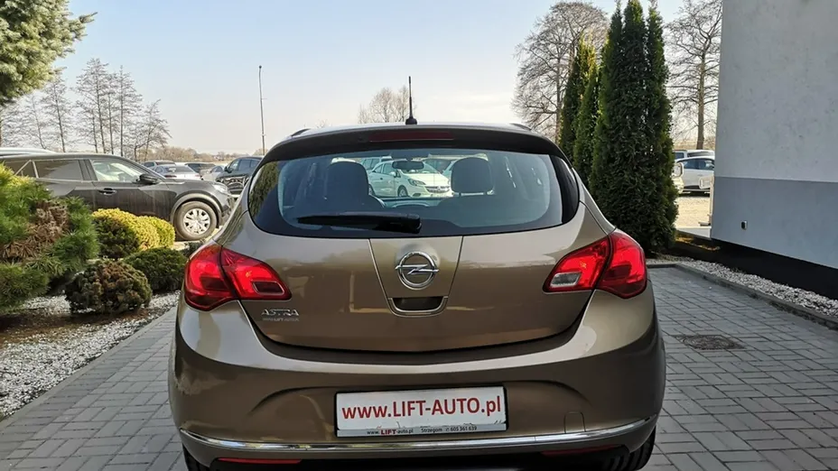 OPEL Astra -