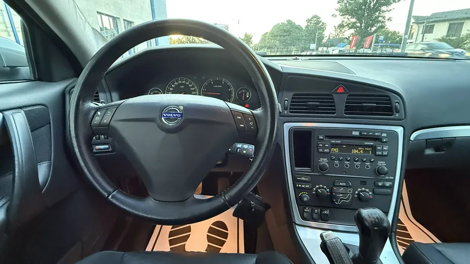 VOLVO S60 -