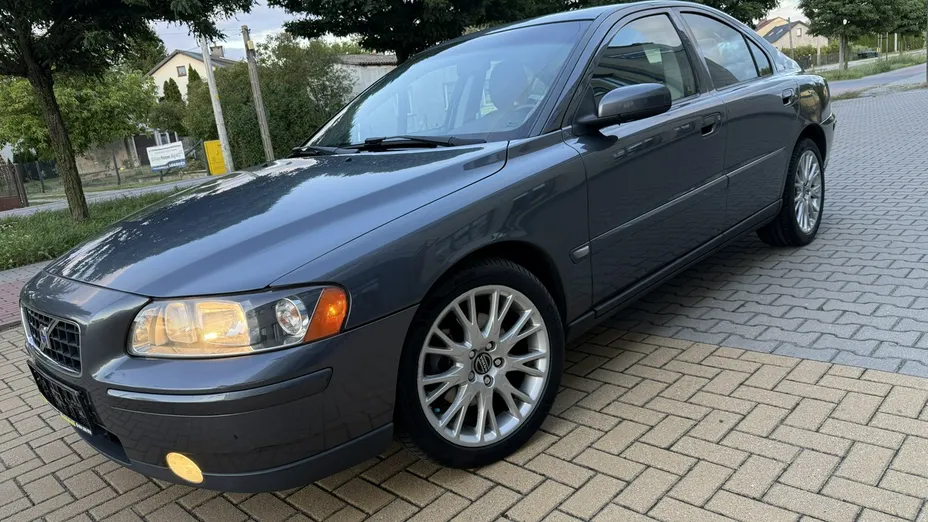 VOLVO S60 -