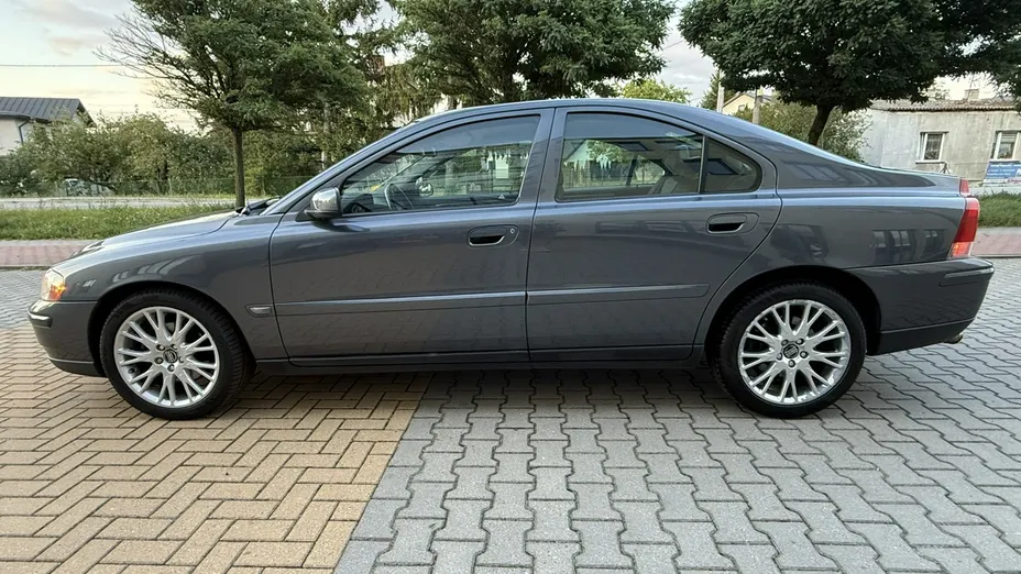 VOLVO S60 -