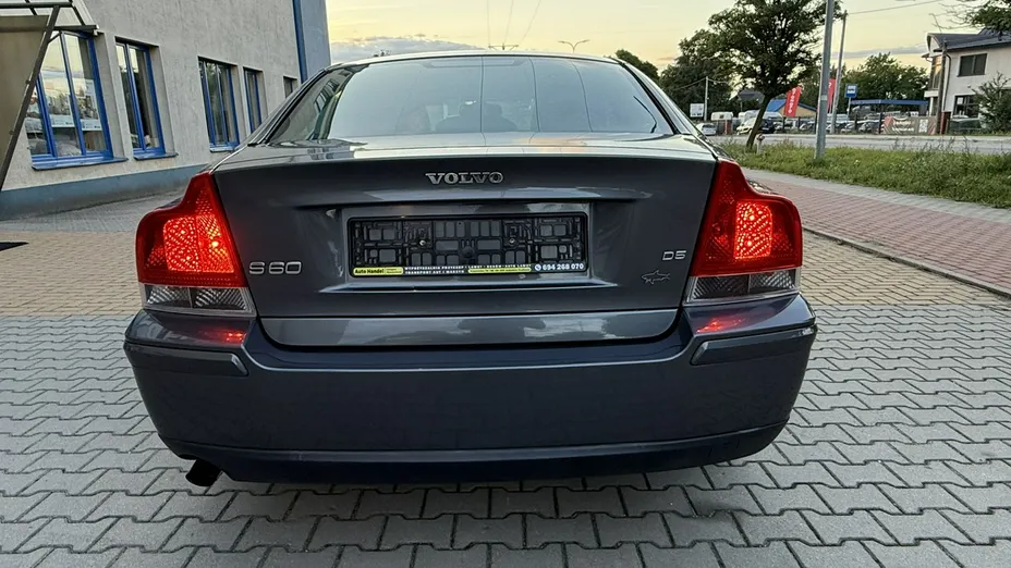 VOLVO S60 -