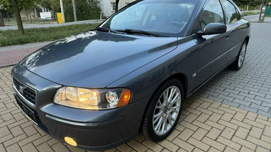 VOLVO S60 -