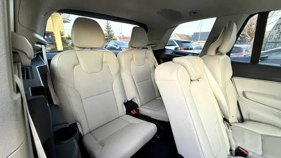 VOLVO XC90 -