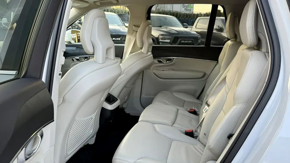 VOLVO XC90 -
