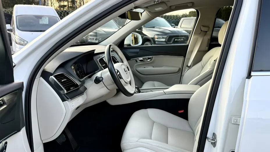 VOLVO XC90 -