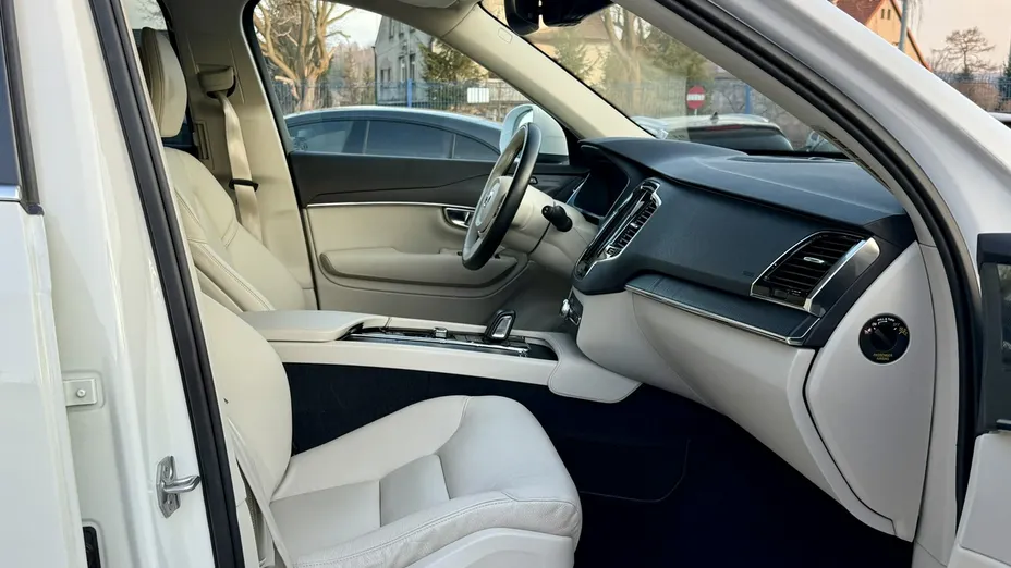 VOLVO XC90 -