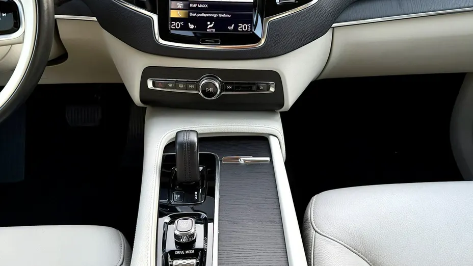 VOLVO XC90 -
