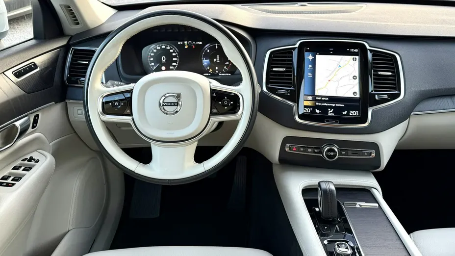 VOLVO XC90 -