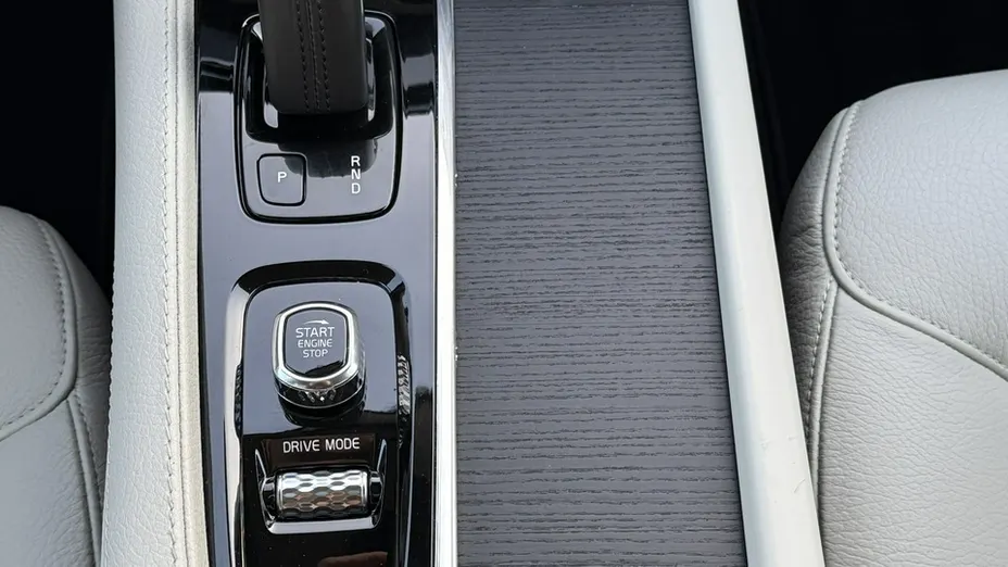 VOLVO XC90 -