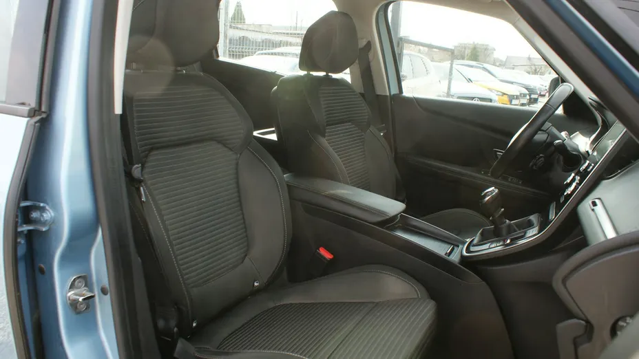 RENAULT Scenic -