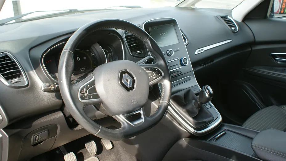 RENAULT Scenic -