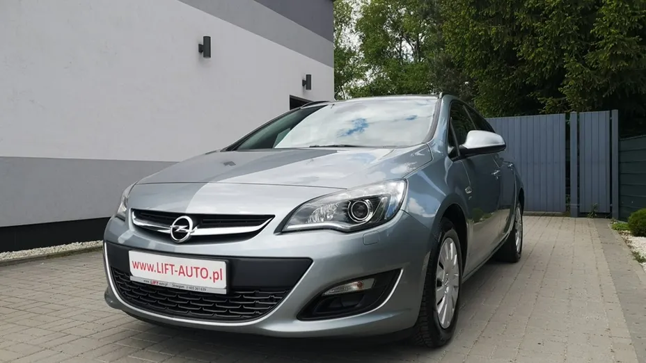 OPEL Astra -