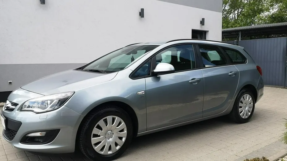 OPEL Astra -