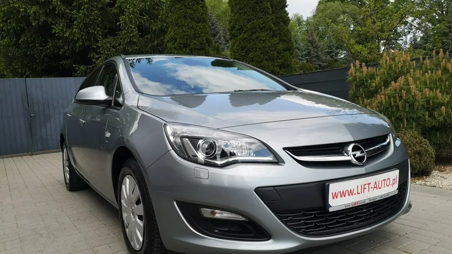 OPEL Astra -