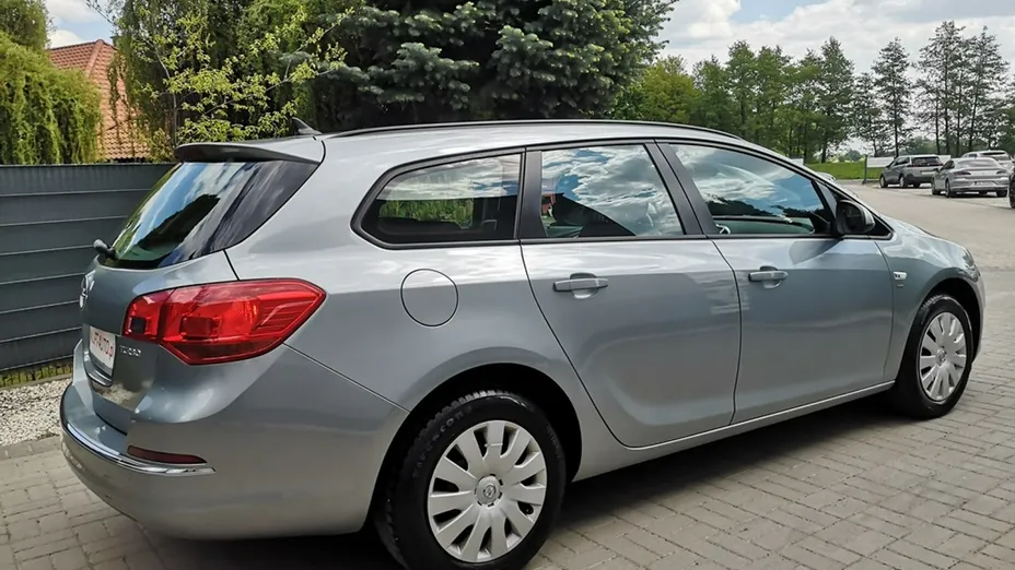 OPEL Astra -
