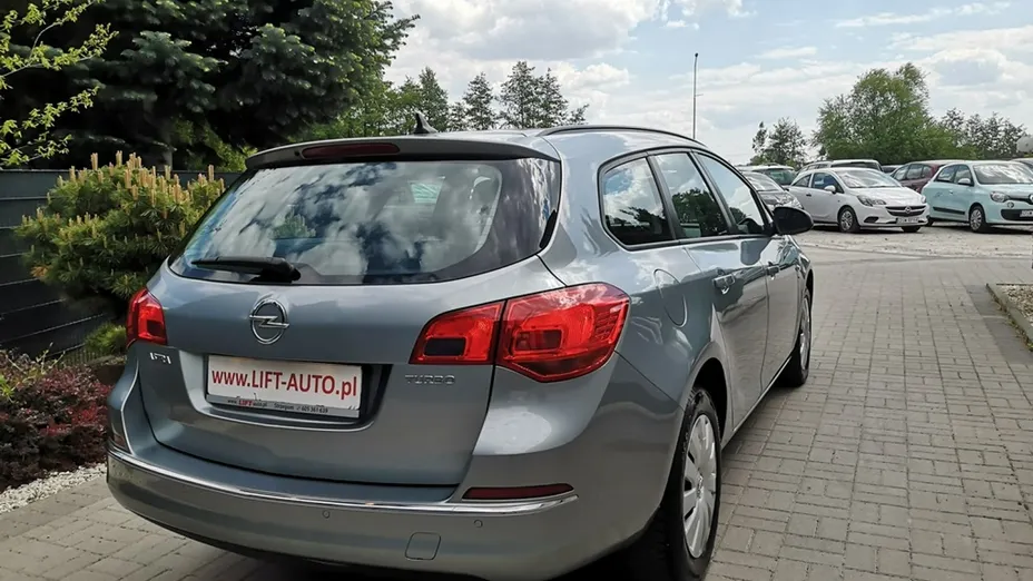 OPEL Astra -